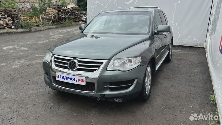 Дверь передняя правая Volkswagen Touareg (GP) 7L0831056L