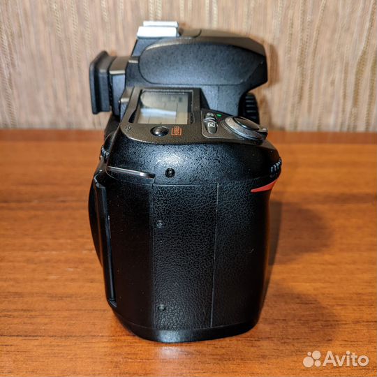 Зеркальный фотоаппарат Nikon d70s. 22К