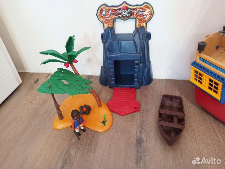 Пиратский корабль Playmobil + доп. Наборы