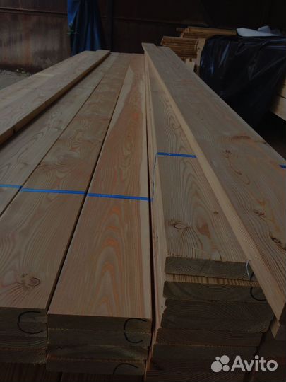 Шлифованные доски лиственницы 50x160 мм, идеально подходят для интерьера