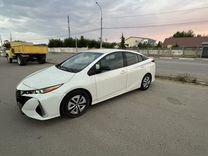Toyota Prius 1.8 CVT, 2018, 130 141 км, с пробегом, цена 2 250 000 руб.