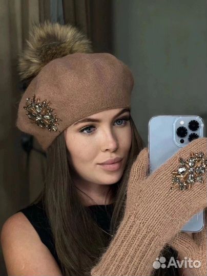 Берет и варежки