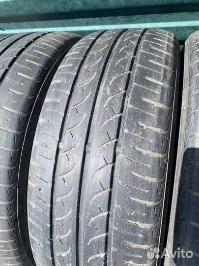 Yokohama BluEarth AE01 215/60 R16 99H