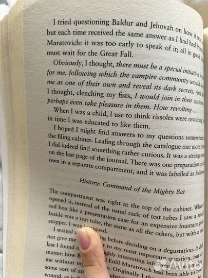 Книга Виктора Пелевина Empire V на английском