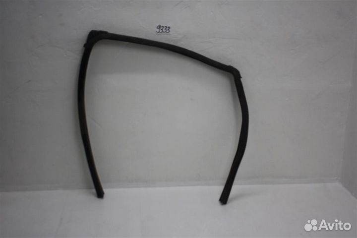 Уплотнитель стекла двери задней правой Nissan Qas