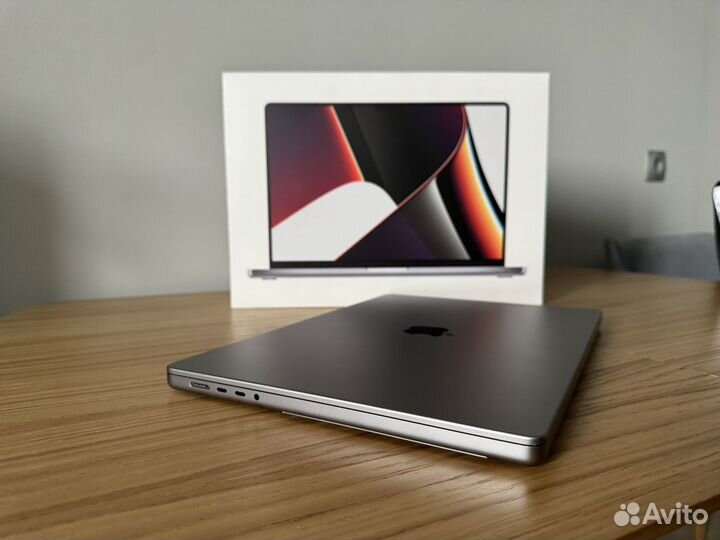 MacBook Pro 16 (2021), M1 Pro 32 гб, 1тб