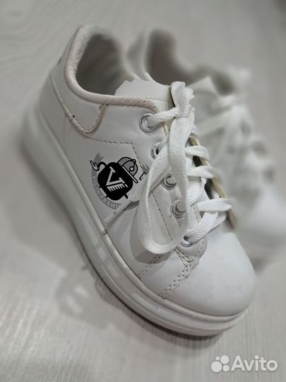 Кроссовки для девочки
