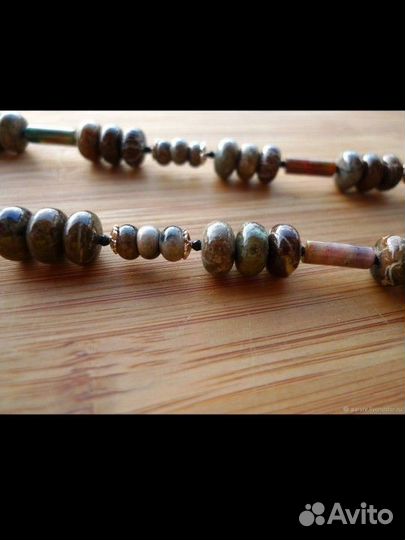 Колье из яшмы и агата