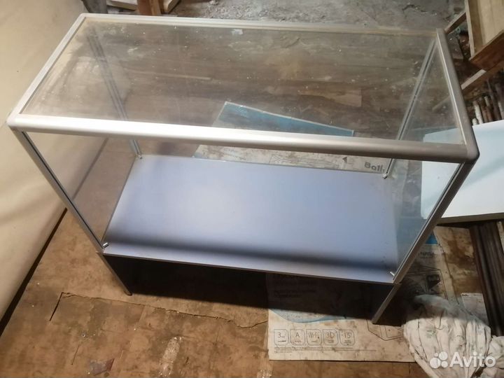 Стеклянная витрина