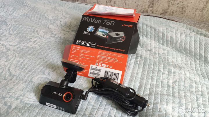 Автомобильный видеорегистратор MiVue 788