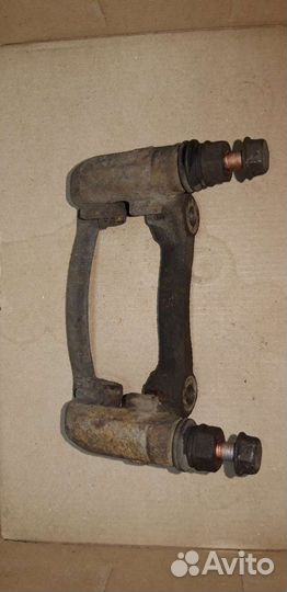 Скоба заднего суппорта Hyundai Solaris 1,2, Rio3,4