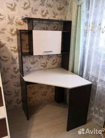 Угловой компьютерный стол со стеллажом пкс-8