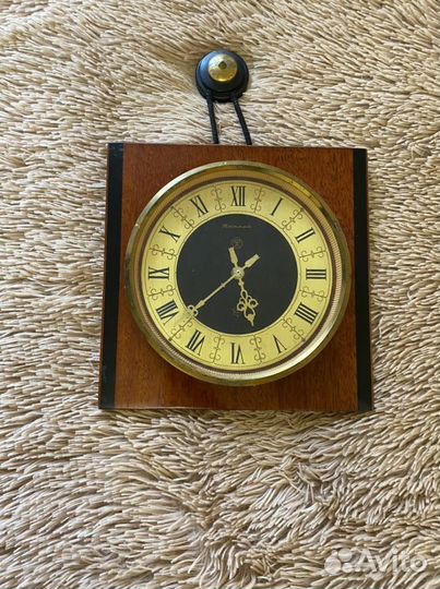 Часы настенные СССР янтарь