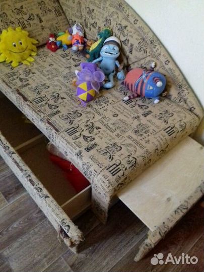 Диванчик б/у