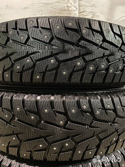 Yokohama Ice Guard Stud IG55 215/70 R16