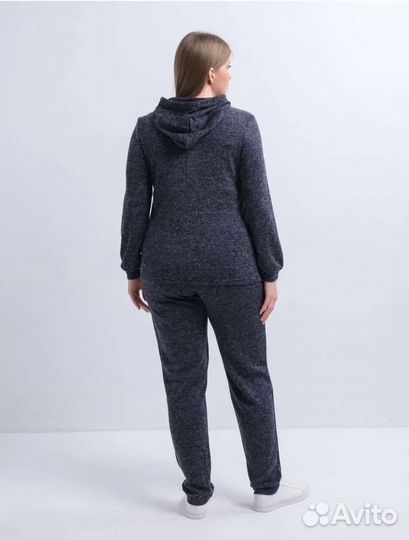 Костюм спортивный женский новый 46 48