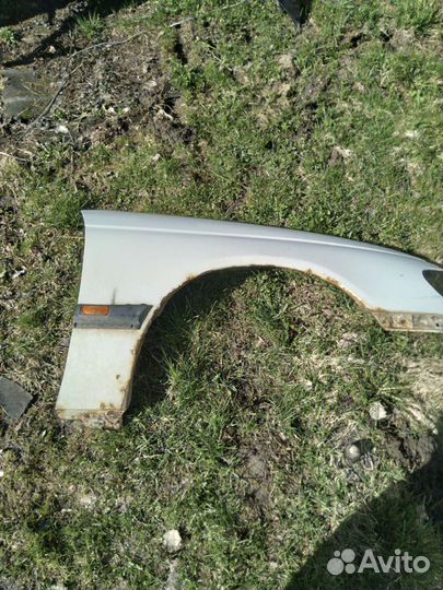 Крыло правое Opel Omega B