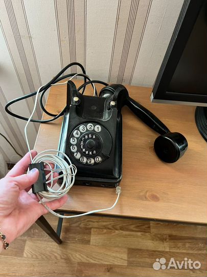 Старинный телефон