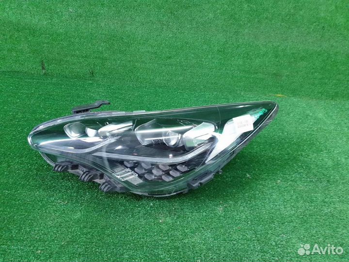 Фара левая Kia Stinger