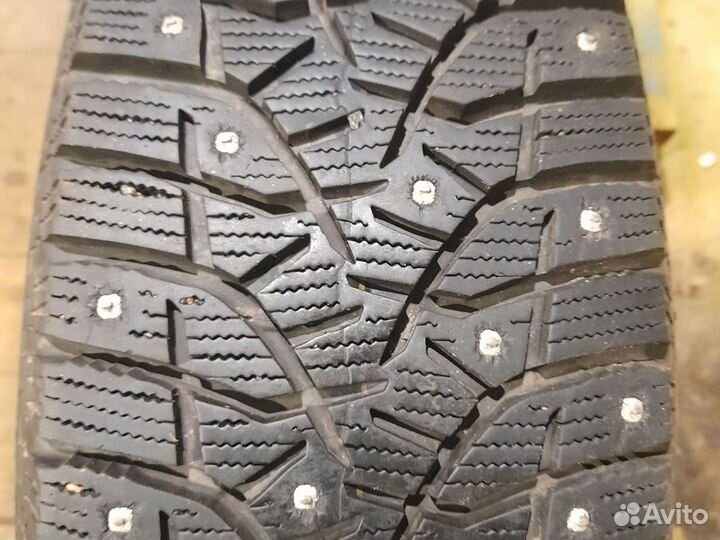 Bridgestone Blizzak Spike-02 205/65 R15 94T