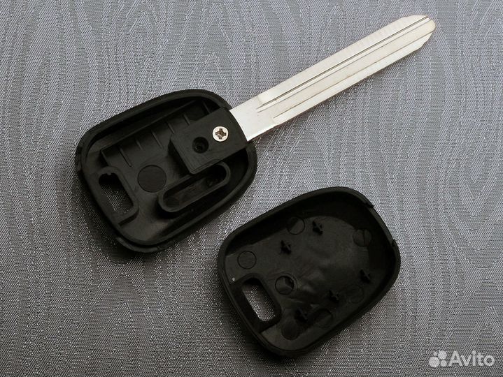 Ключ Suzuki Liana с местом под чип 2 штуки