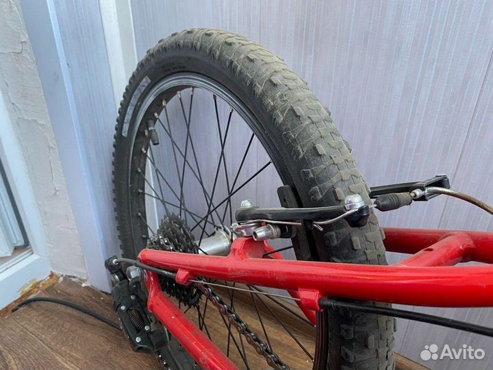 Велосипед горный детский Specialized Hotrock 20