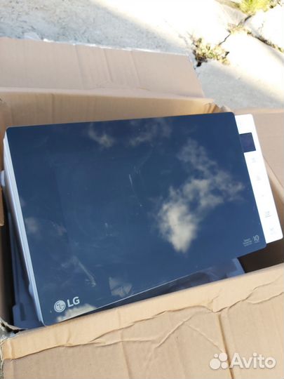 Микроволновая печь с грилем lg MH6336gisw