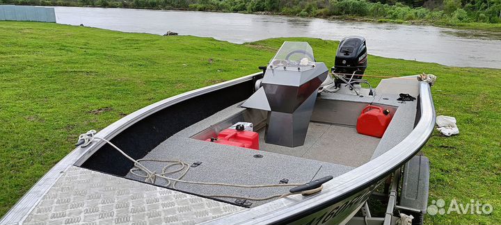 Продам лодку Windboat 4.2 C Evo