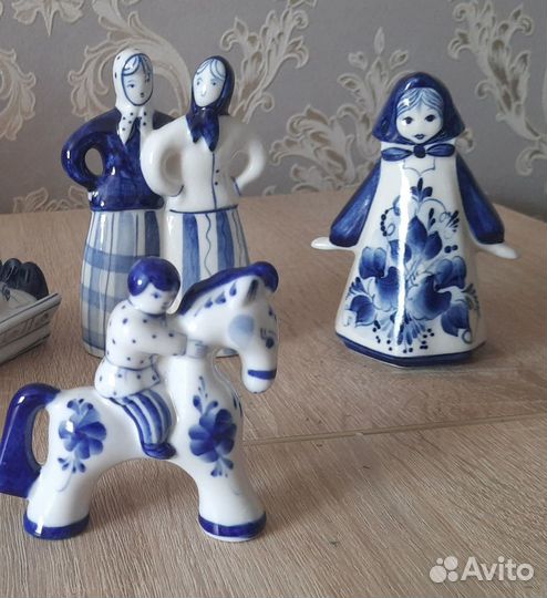 Статуэтки Гжель