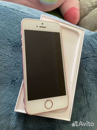 iPhone SE, 32 ГБ