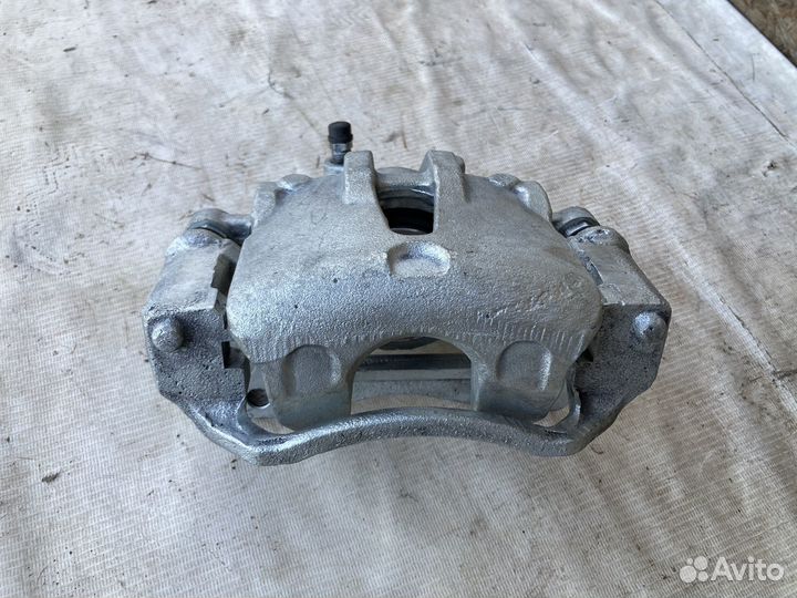 Суппорт передний левый Kia Ceed, Hyundai I30