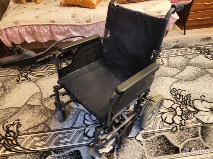 Инвалидная коляска с электроприводом