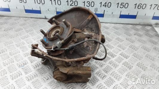 Ступица передняя левая mazda CX-7 1 (DPH09K901)