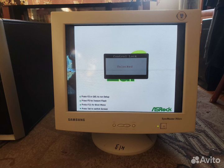 Монитор Samsung