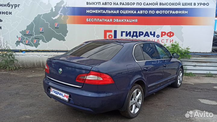Стекло двери задней правой Skoda Superb 2 3T584520