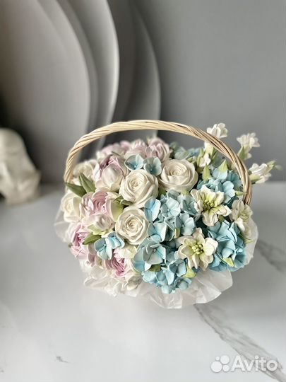 Корзина с цветами