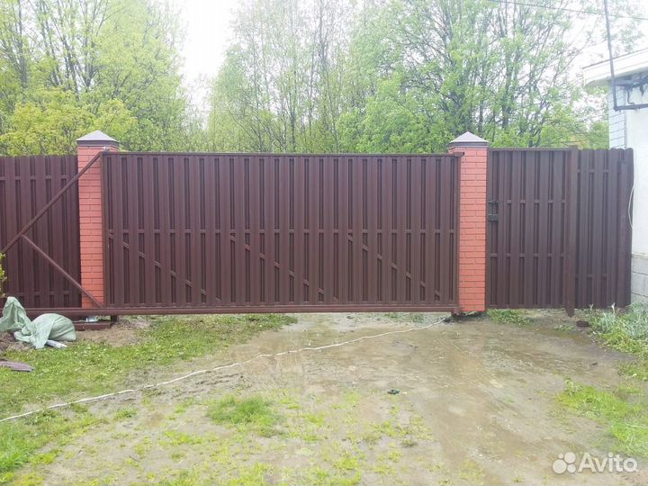 Заборы из евроштакетника с установкой