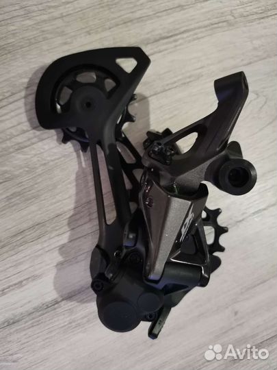 Переключатель задний Shimano Deore XT RD-M8100 12с