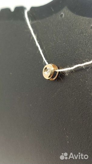 Золотая подвеска с камнем