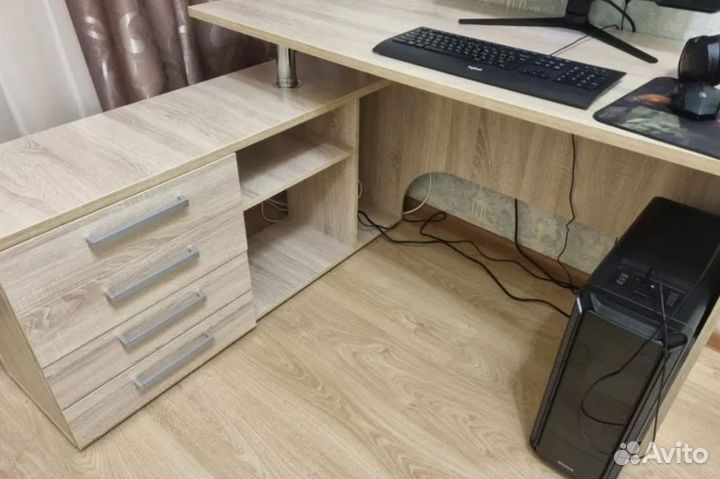 Стол компьютерный Алькор