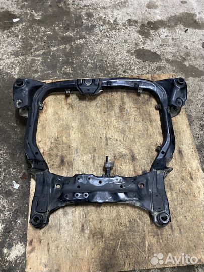 Подрамник двигателя Kia Ceed