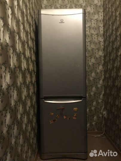 Холодильник бу indesit на запчасти или ремонт