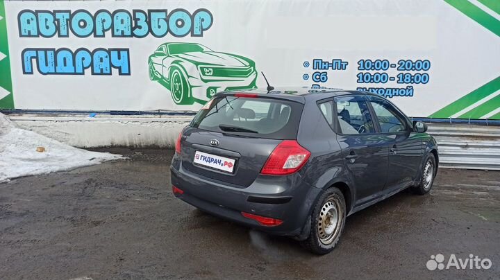 Крышка термостата Kia Ceed 25631-2B001