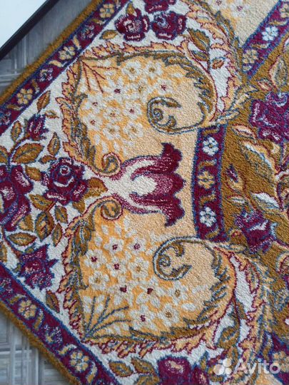 Шерстяные ковры б/ разме 2х3 в хорошем состоянии