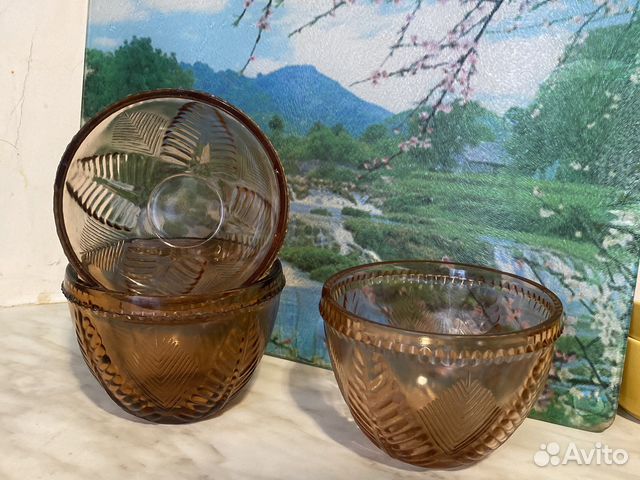 Салатница круглая из цветного стекла, советская