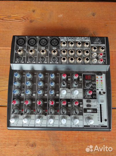 Микшерный пульт behringer 1202FX