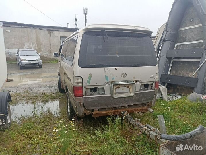 Дверь задняя багажника Toyota Hiace 106