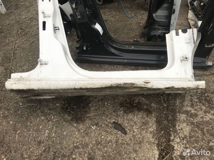 Порог со стойкой правый VW Polo Sed RUS (2011–2019