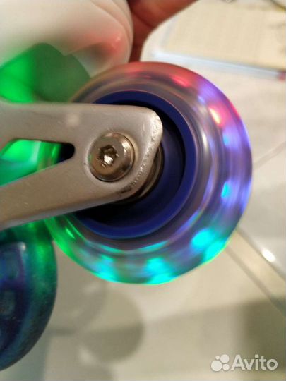 Роликовые коньки