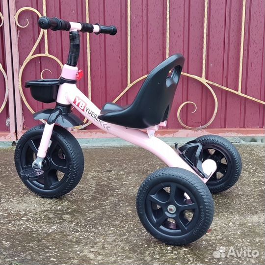 Детский трехколесный велосипед